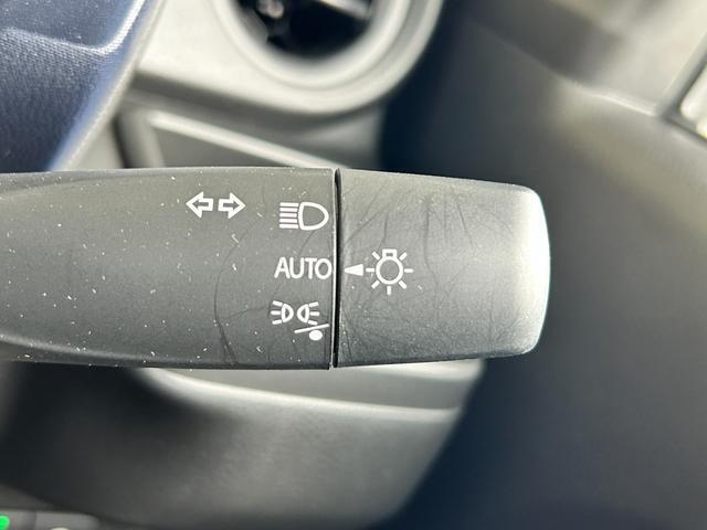 【オートライトシステム】車外の明るさに応じて自動でライトを点灯・消灯させます！