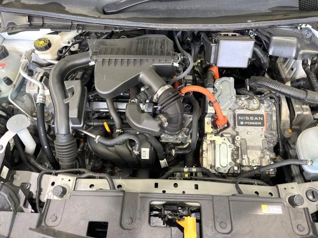 親切・丁寧な専門メカニックスタッフが応対！・車検・点検整備・事故等の修理などアフターサービスも安心。お車のカスタマイズもネクステージのサービススタッフまでご相談ください！