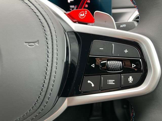BMW Premium Selection 2年間走行距離無制限保証、安心もBMWクオリティ。BMWメカニックによる360度チェックの納車前点検。交換基準に達した部品があれば、BMW純正部品だけを使用し整備した後にお引渡しします。