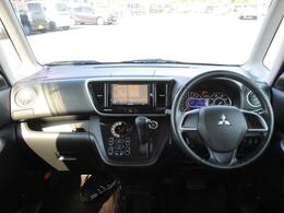 見晴らしがよく開放的な車内。視界も良好でストレスなく快適なカーライフを過ごせます。