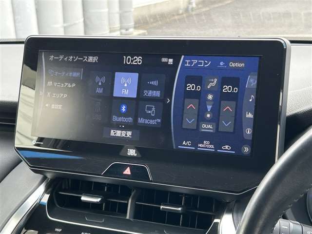いまや必須装備「ナビゲーション」搭載！知らない場所に、スイスイッとドライブ。なんて便利な機能でしょうか？もう、これなしではハンドルを握れませんね！でも、運転中の操作は危険ですのでご注意ですね♪