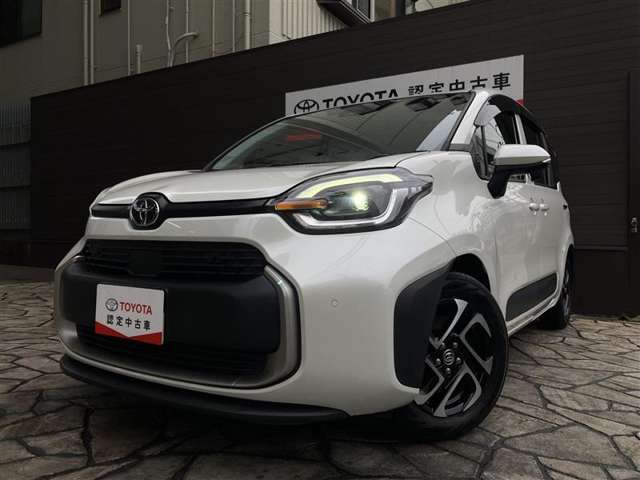 LEDヘッドライトです。デザイン性がよくとても明るいので、夜間の走行や悪天候でも安心です。しかも長寿命！