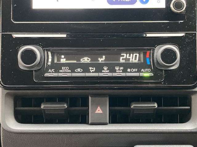 オートエアコン付きなので設定すれば自動的に過ごし易い温度に調整してくれますよ♪