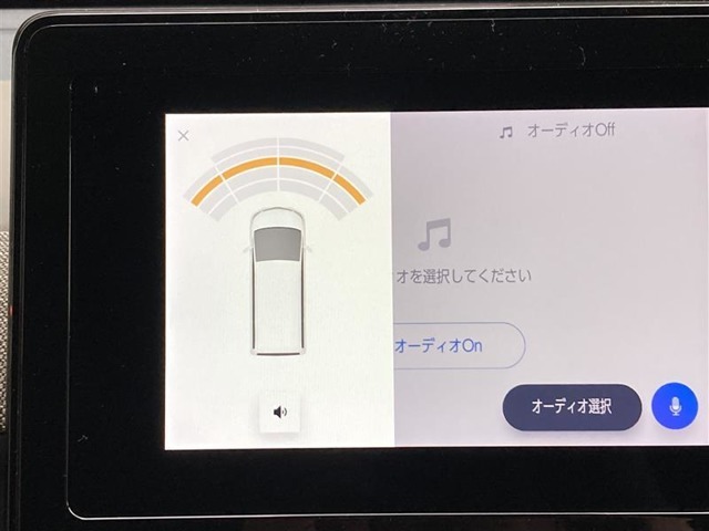 コーナーセンサー装備、バンパーについたセンサーに対象物が近づくと音と光で教えてくれます。