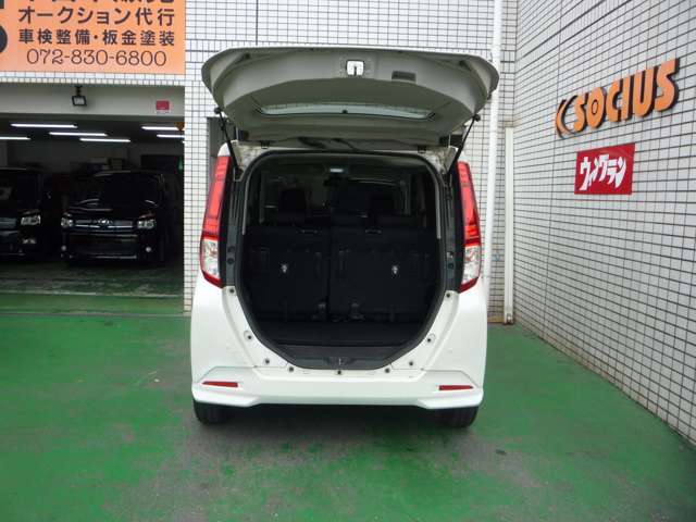 広々トランクでレジャーにも最適！とても広々使えます！遠出などの際、たくさん荷物も積めて大活躍です！！是非この機会にお問い合わせください！！