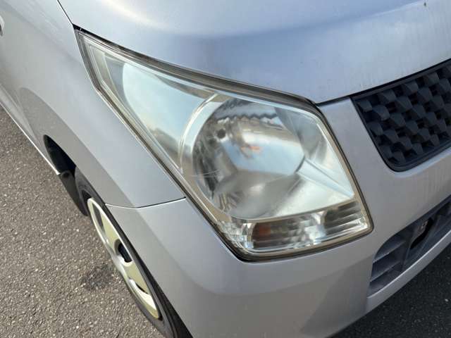ヘッドライトは納車前に磨きます！