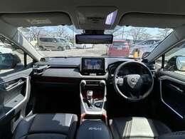 当店では入荷次第隅々まで車への傷、へこみ等をチェックしております。安心してお客様のご希望に合った一台もお探しする事も可能です。