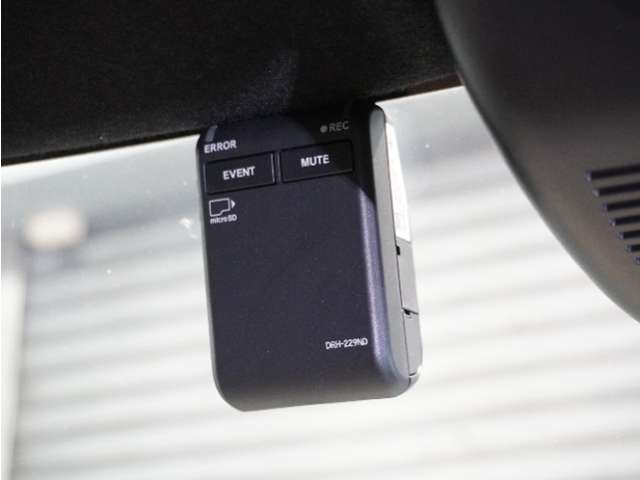 【ドライブレコーダー】万が一のときにしっかりと証拠を残しましょう！旅の思い出をドライブ映像としても残せます！　わずかなご負担で最新機種の装着も可能です。お気軽にお申し付けください。