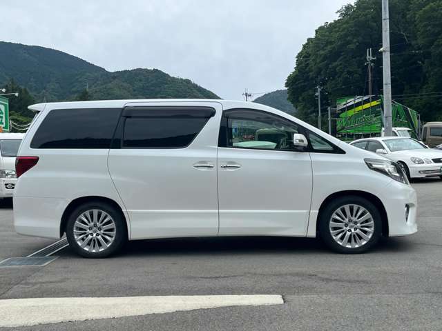 （株）あっぷる関西は業界経験者多数在籍！！新車ディーラー営業・大手中古車ディーラー営業・新車ディーラー整備士など、豊富な知識と経験をお客様の車選びや納車後のサポートをお手伝いさせて頂きます。