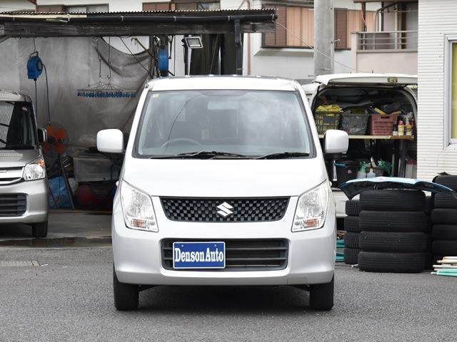 当社の整備は、車検を取得する為の検査ではなく、ワンランク上の法定整備となります。国の認証工場にて行うディーラー基準のしっかりとした整備内容です。安全・安心・快適にお乗り頂けることをご提案致します。
