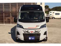 ローラーチーム(Roller Team)は、イタリアを拠点とする高品質なキャンピングカーのメーカーです。ローラーチームは、長年にわたり、革新と信頼性を兼ね備えたキャンピングカーを提供し続けています。