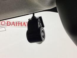 当店はメーカー直営のダイハツ正規ディーラーです。厳選された中古車をきっちりと整備してお納めいたしますので、安心のカーライフをご堪能いただけます☆