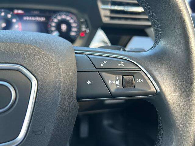 輸入車ディーラー採用のドライブレコーダーも選べます。万が一の事故際のお守りとしていかがでしょうか？その他さまざまなオプションをご用意しております。