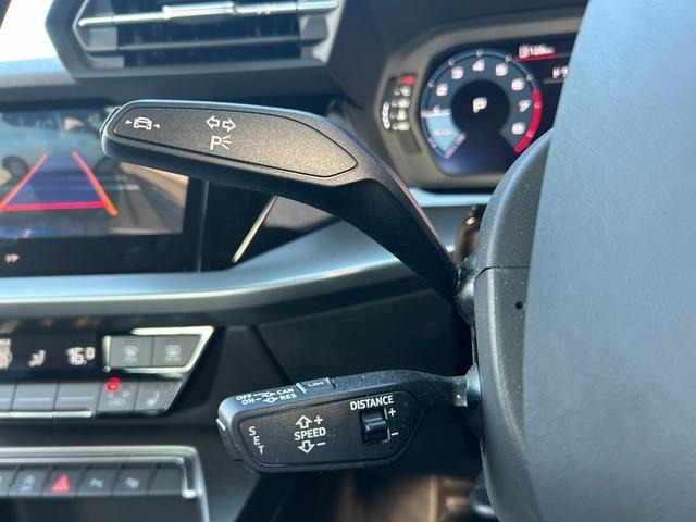 輸入車ディーラー採用のドライブレコーダーも選べます。万が一の事故際のお守りとしていかがでしょうか？その他さまざまなオプションをご用意しております。