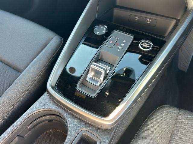 ご希望によりオプションパーツ類のご購入及び取り付けが可能です。その他にも各種カー用品のお取り扱いをしております。お問い合わせはお電話で。