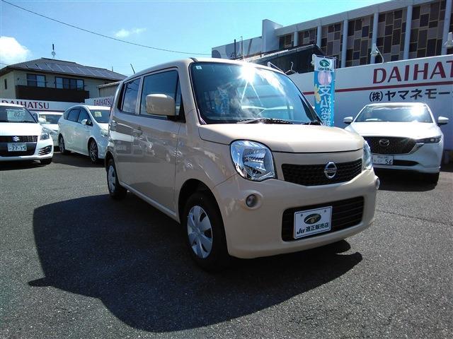 当店では、お客様が安心してお車に乗って頂くために、徹底した納車点検を行っております。また、タイヤ、バッテリー、エンジンオイル等の部品が要整備と認められた場合は新品交換しております。