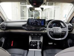 ブラックを基調とした落ち着いた雰囲気のインテリアです。