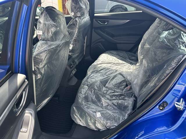 ★5年間新車保障★初度登録から5年間の新車保証が含まれています。長期間、安心してお乗り頂けます！保障費用は支払総額に含まれています！遠方のお客様は保証継承後、お近くのディーラーにて保証が受けられます！