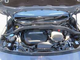 納車時には経験豊富なメカニックが最新設備の整備工場にて徹底的な整備を行います！不具合箇所、交換時期の部品に関しましては当社負担で交換しご納車いたします。