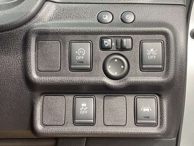 衝突軽減ブレーキや車線逸脱警報システムがお客様の運転をサポートします◎