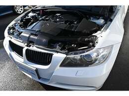 ヘッドライトは塗装し完成します。すでに真空ポンプ、ヘッドカバー周辺、プラグ、カムセンサーやソレノイドなど定期交換部品の汁などを交換、フロント、ガラスローターなど交換の総額は45万円ほどになっています。