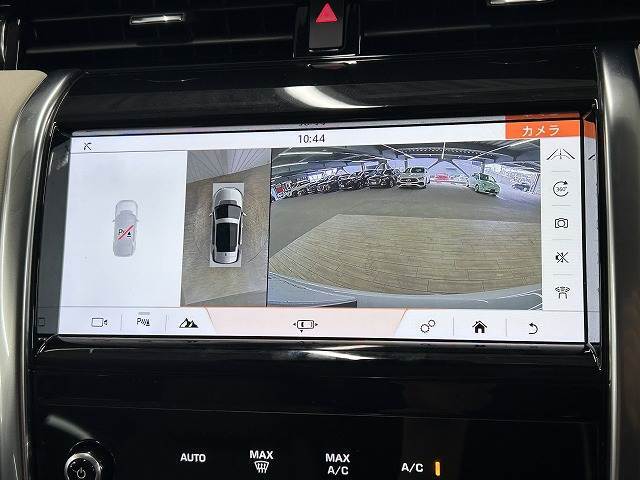 【全周囲モニター】を装備しております。全周囲カメラで危険察知。狭い駐車場でも安心して駐車できますね。