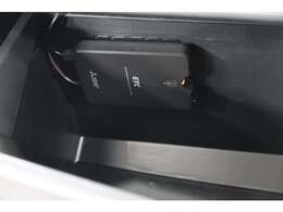 助手席グローブボックス内にETC車載器が装備　高速料金の支払いもスムーズに