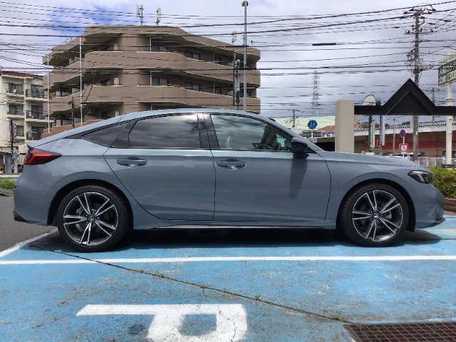 右サイドビュー