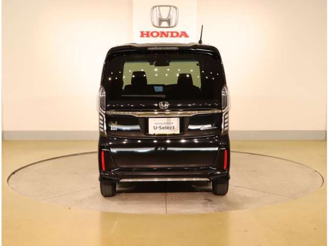 ご納車までの期間ですが、県内のお客様は1、2週間、県外のお客様は2、3週間ほどでご納車が可能となります。但し、お支払いや書類の状況によっては多少の前後もありますので、その際には何卒ご了承下さい。