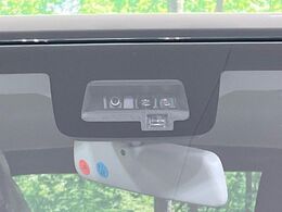 【スズキ　セーフティサポート】走行中に前方の車両等を認識し、衝突しそうな時は警報とブレーキで衝突回避と被害軽減をアシスト。より安全にドライブをお楽しみいただけます。