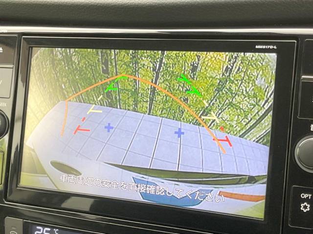 【バックカメラ】駐車時に後方がリアルタイム映像で確認できます。大型商業施設や立体駐車場での駐車時や、夜間のバック時に大活躍！運転スキルに関わらず、今や必須となった装備のひとつです！