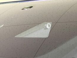 【i-ACTIVESENSE】走行中に前方の車両等を認識し、衝突しそうな時は警報とブレーキで衝突回避と被害軽減をアシスト。より安全にドライブをお楽しみいただけます。