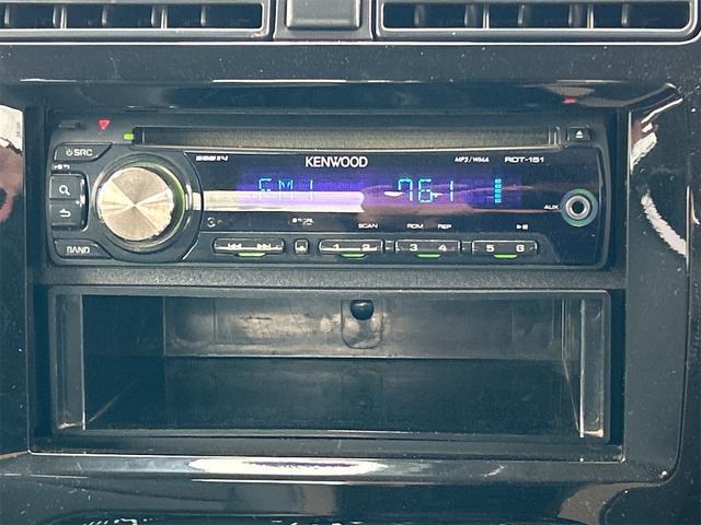 お気に入りの音楽を聴きながらだと毎日がステキなカーライフになりますね♪