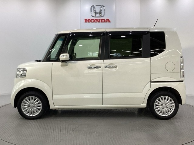 購入後も自社指定整備工場完備でお客様の愛車をしっかりサポート致します！御納車時には安全かつ安心してお乗り頂けるようホンダ専門知識を持つ整備スタッフが点検・整備・装備も説明をしてお渡ししております。