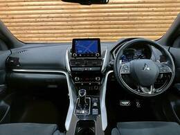 アイポイントが高く、非常に見晴らしの良いコックピットはロングドライブに最適。一度乗ったら病みつきです。