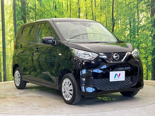大好評のボディコーティング「弾スプラッシュコート」もご納車までに施工可能。通常のガラスコートと異なる、耐久年数6年の無機質ガラスコーティングが、ボディをキレイな状態に保ってくれます。