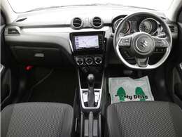 すっきりとしたスイフトらしいデザインのダッシュ回り！フロントビューの視認性もよく運転しやすいと思います★