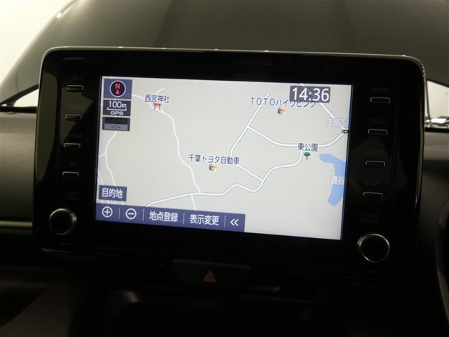 【ディスプレイオーディオ】・・・大型ディスプレイに各種オーディオ機能（AM/FMチューナー、Bluetooth対応）とスマートフォン連携機能を搭載。