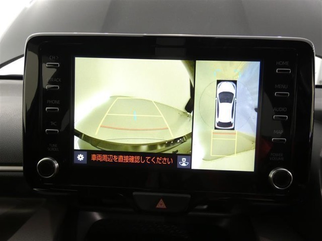 【パノラミックビュー】・・・車両の前後左右に搭載した4つのカメラにより、クルマを真上から見ているような映像を表示。運転席から確認しにくい車両周囲の状況を把握できます。