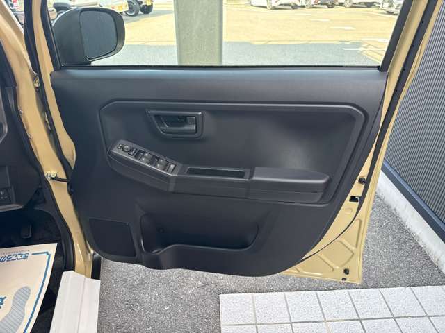 ご納車のお渡し前も当社のメカニックが最善の整備をしますので、ご安心下さい。