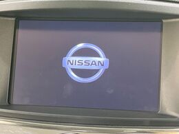 【メーカー純正ナビ】インテリアに溶け込むスタイリッシュな「専用設計」メーカーナビを装備♪視認性や操作性など基本性能にも優れ、より上質なカーライフをお楽しみいただけます。