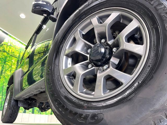 【純正15インチアルミホイール】外観にマッチした純正アルミホイールを装着しております。各種社外アルミホイールや、スタッドレスタイヤも取扱いしております。是非ご相談ください♪