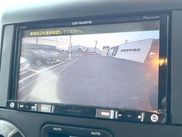 ●バックカメラ：便利な【バックカメラ】で安全確認もできます。駐車が苦手な方にもオススメな便利機能です。