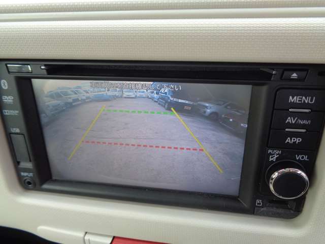 駐車時の後方確認も安心のバックカメラ☆