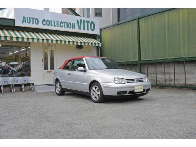 右斜前方、新品ソフトトップ（赤キャンバス地）