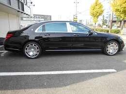 メンテナンスもよくできています。前オーナー様が大切にお乗りになられていたのがよく解るお車です。内外装共に、年月、走行距離を感じさせないぐらいコンデションの良いお車です。リア3面フィルム張り施行済みです