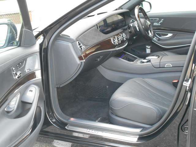 ナビシートも大変に綺麗です。