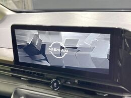 【メーカー純正ナビ】インテリアに溶け込むスタイリッシュな「専用設計」メーカーナビを装備♪視認性や操作性など基本性能にも優れ、より上質なカーライフをお楽しみいただけます。