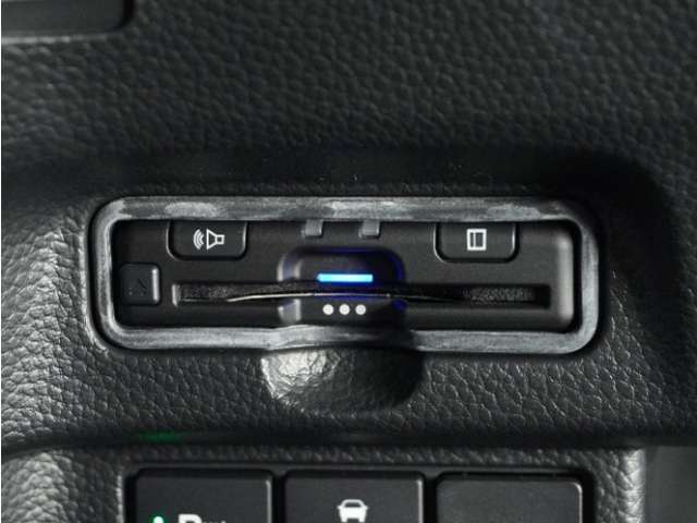 今や必需品の◆ETC車載器　装備車◆　有料道路を利用する際にスムースに通過でき、わずらわしい料金支払いから開放されます！