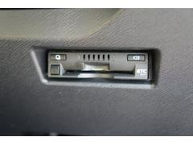 トヨタセーフティーセンス 純正ナビ　フルセグTV バックカメラ　　シートヒーター　ETC　ドライブレコーダー　Bluetooth接続　DVD再生　保証1年